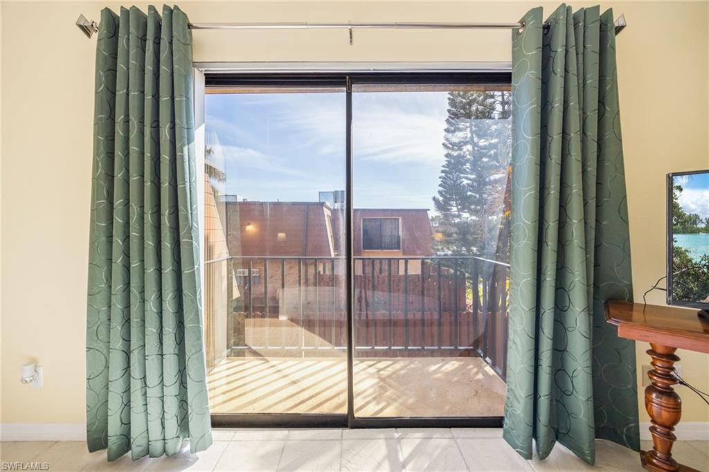 PARKWOODS TOWNHOUSE COMMUNITY - Residential