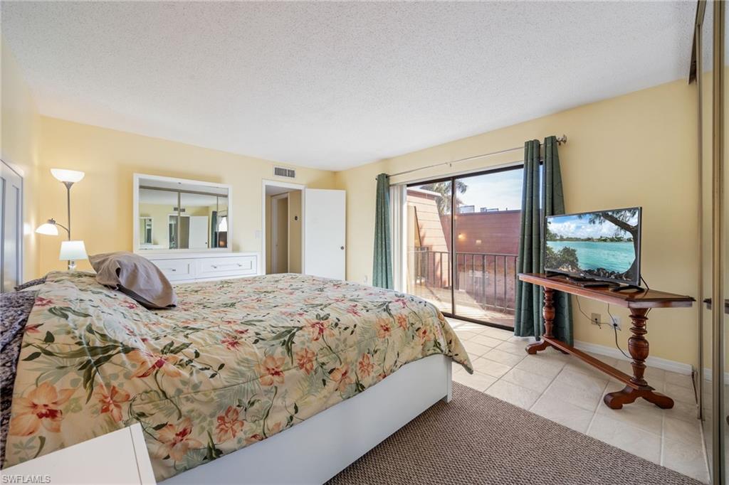 PARKWOODS TOWNHOUSE COMMUNITY - Residential