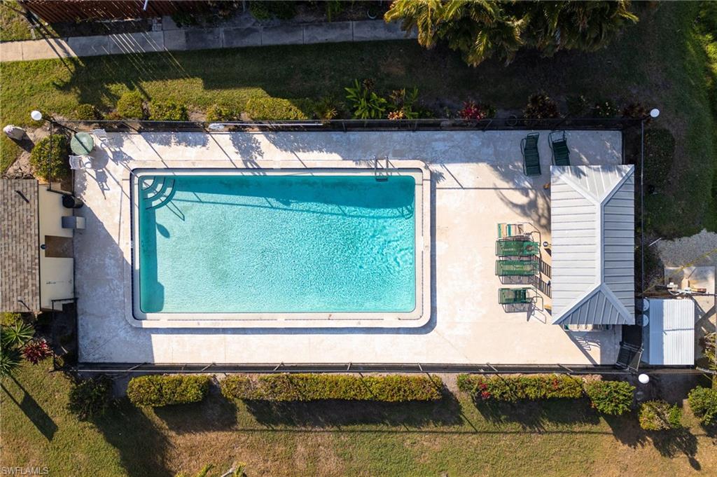 PARKWOODS TOWNHOUSE COMMUNITY - Residential