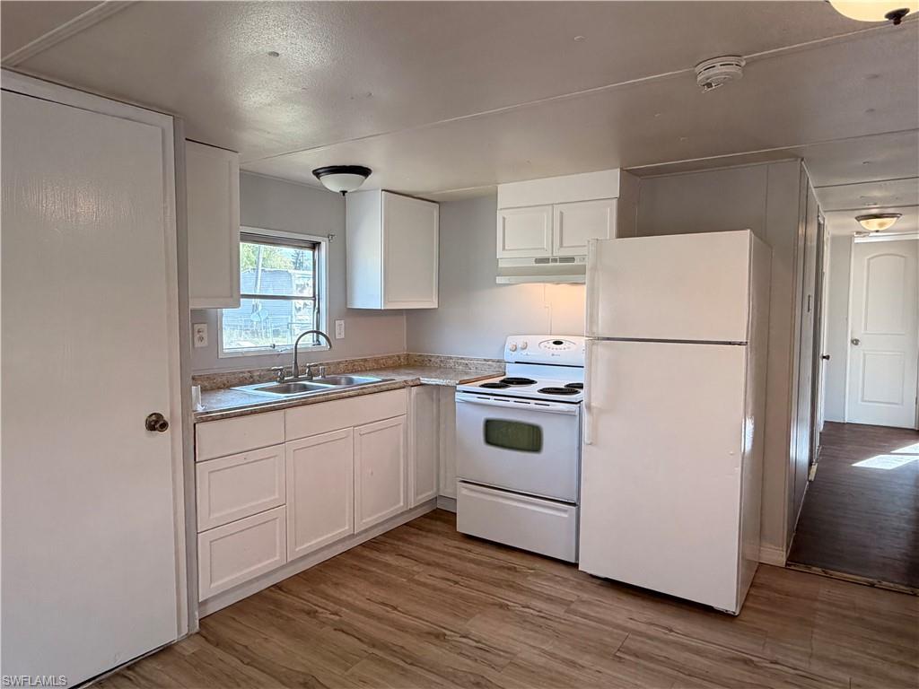 SUNCOAST ESTATES UNREC - Residential Lease