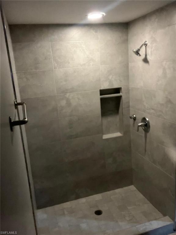 SHADOW LAKES - Residential Lease