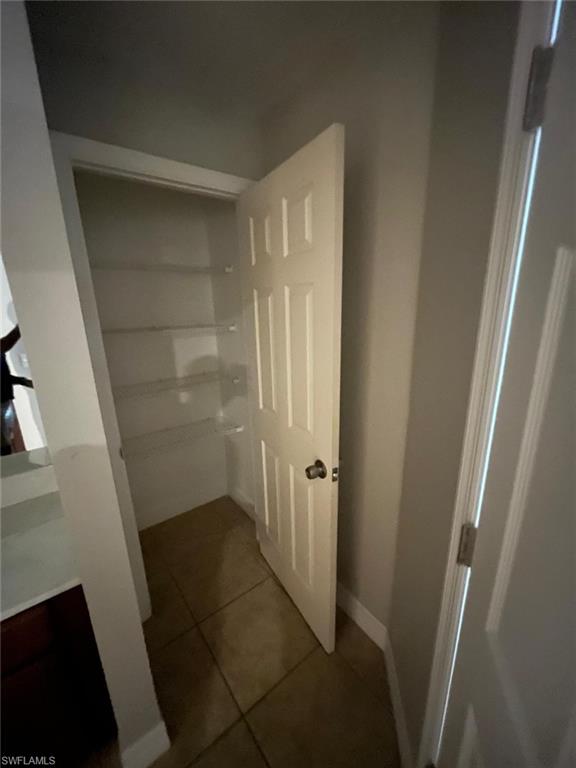 SHADOW LAKES - Residential Lease