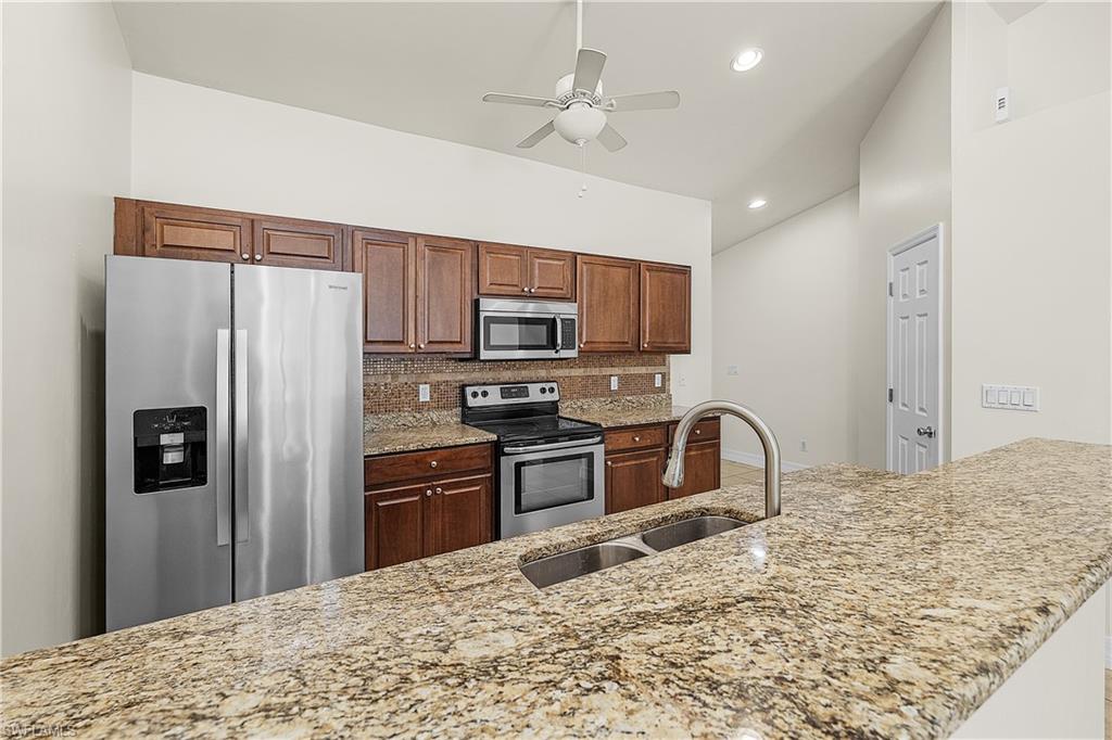 CAPE CORAL - Residential Lease