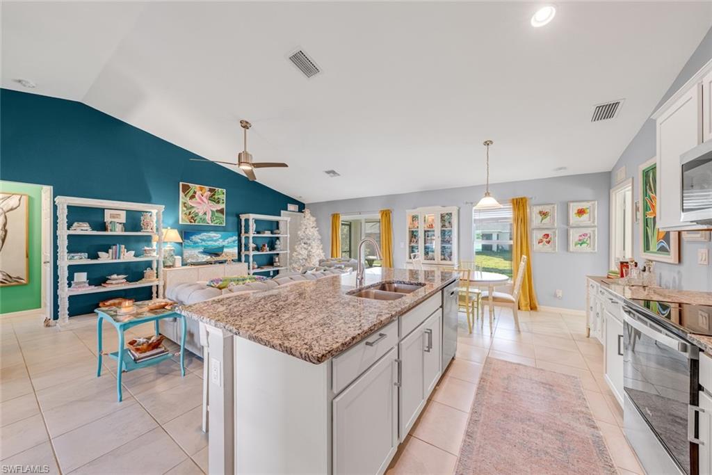 CAPE CORAL - Residential