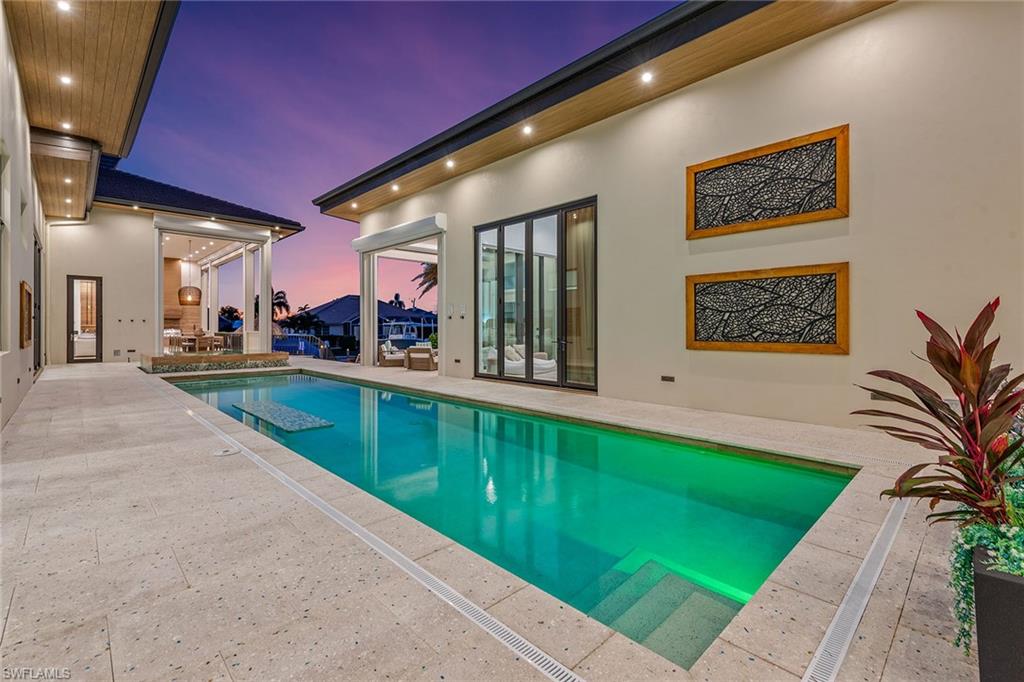 MARCO BEACH - Residential