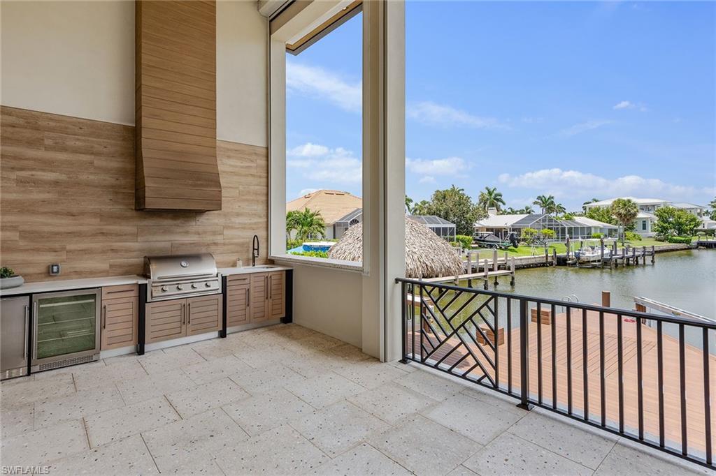 MARCO BEACH - Residential