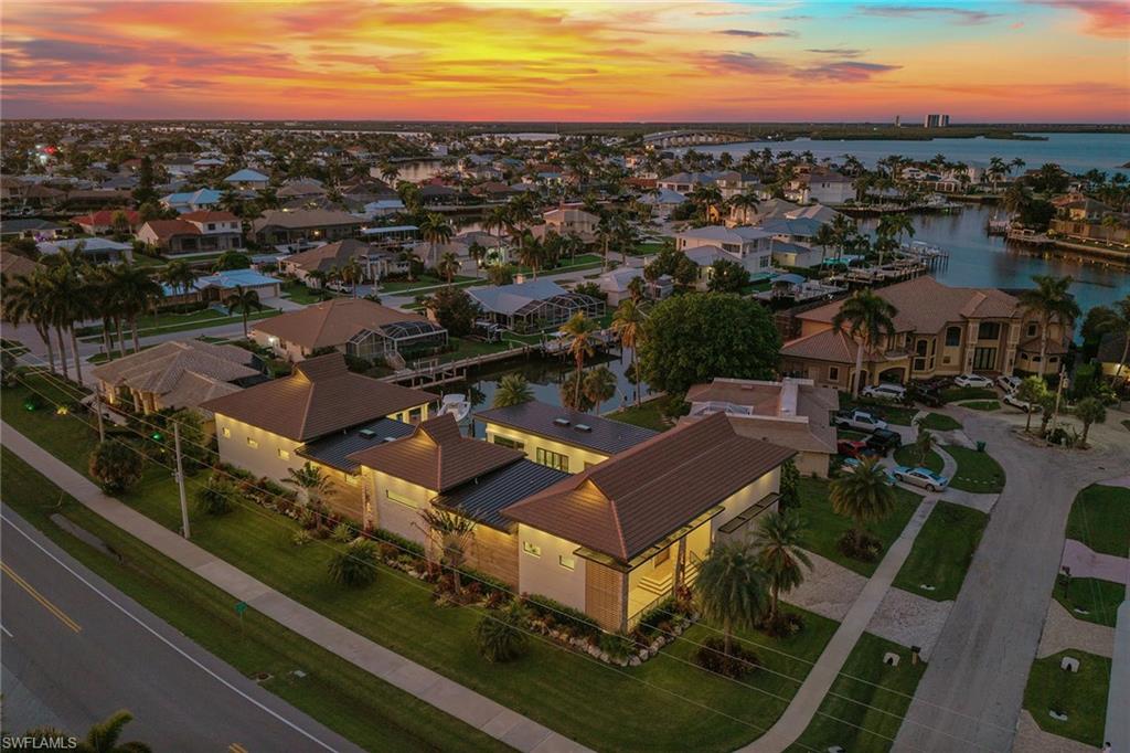 MARCO BEACH - Residential