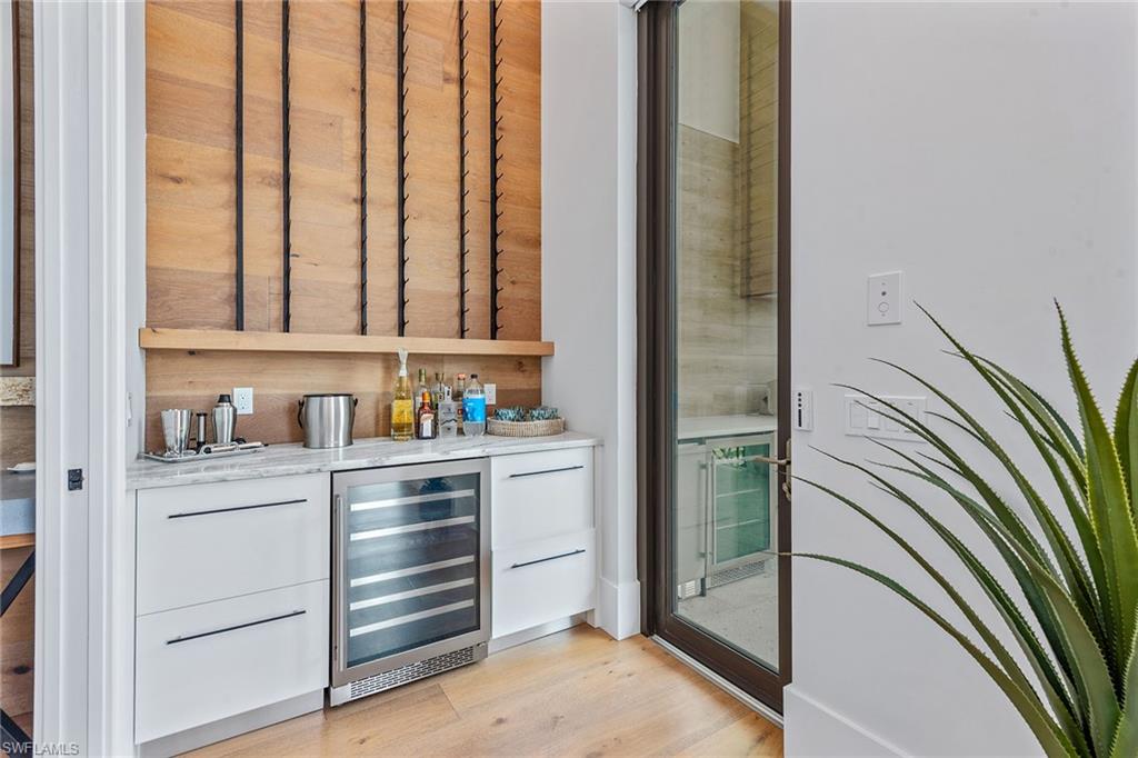 MARCO BEACH - Residential