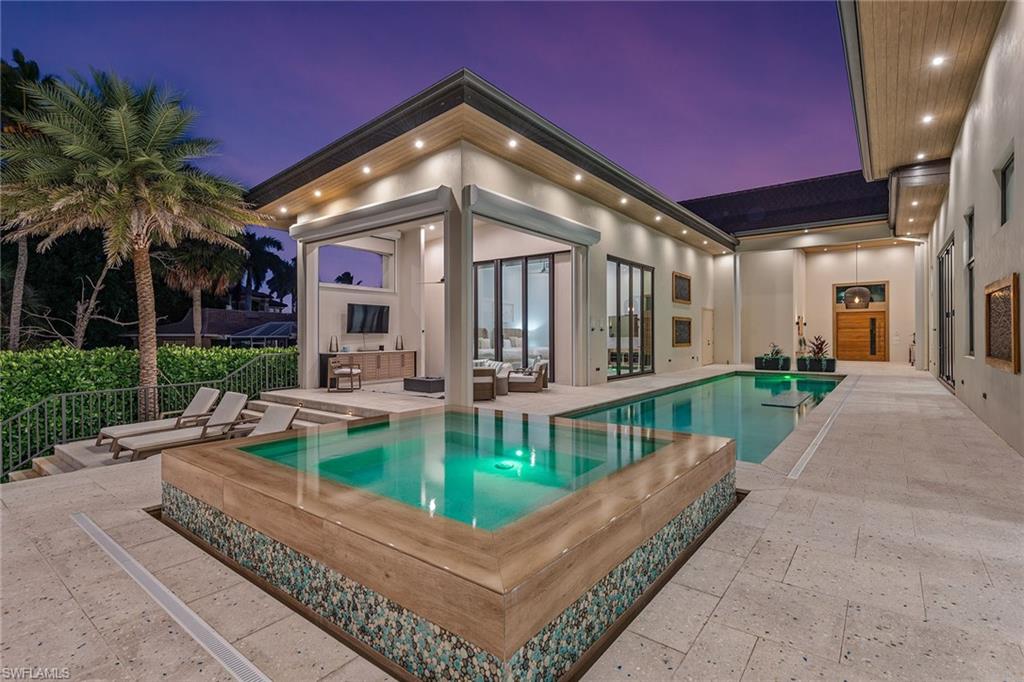 MARCO BEACH - Residential