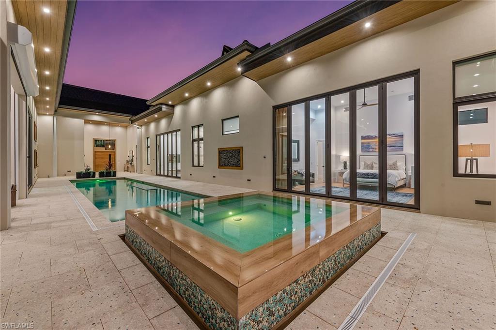 MARCO BEACH - Residential