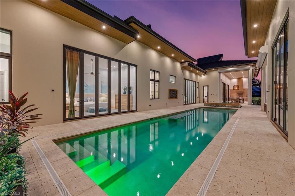 MARCO BEACH - Residential