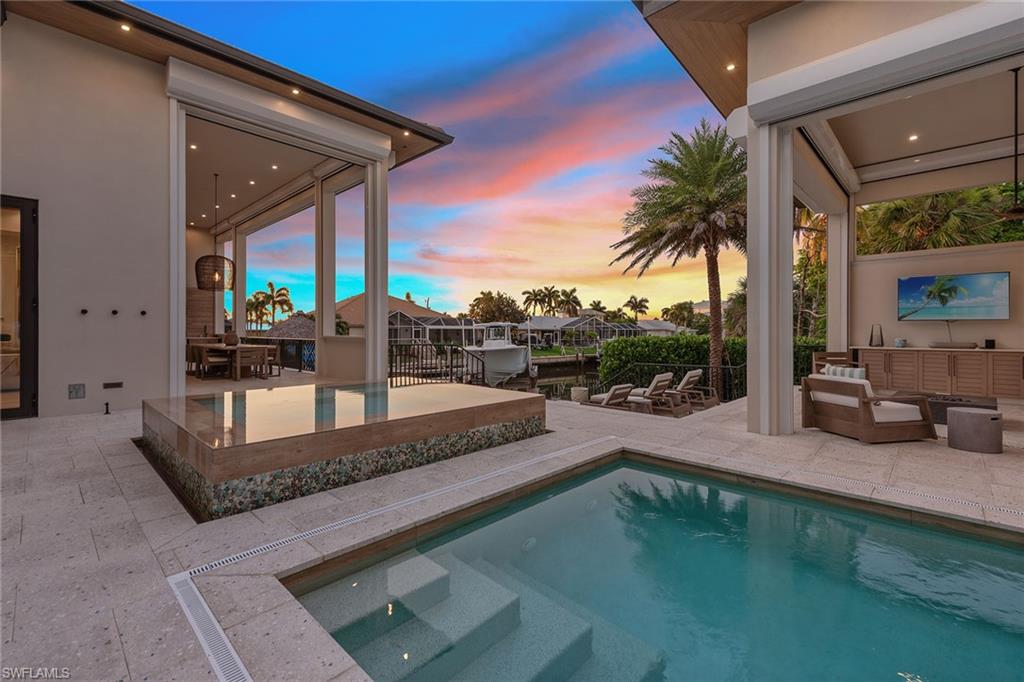 MARCO BEACH - Residential