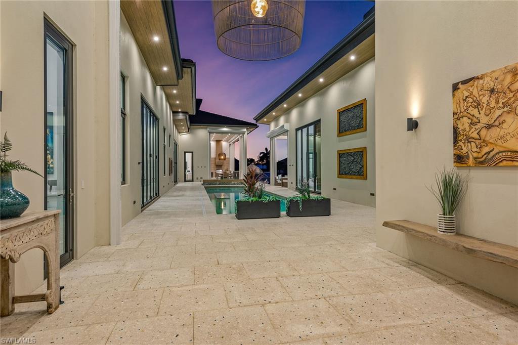 MARCO BEACH - Residential