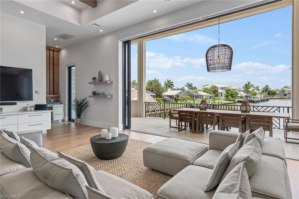 MARCO BEACH - Residential