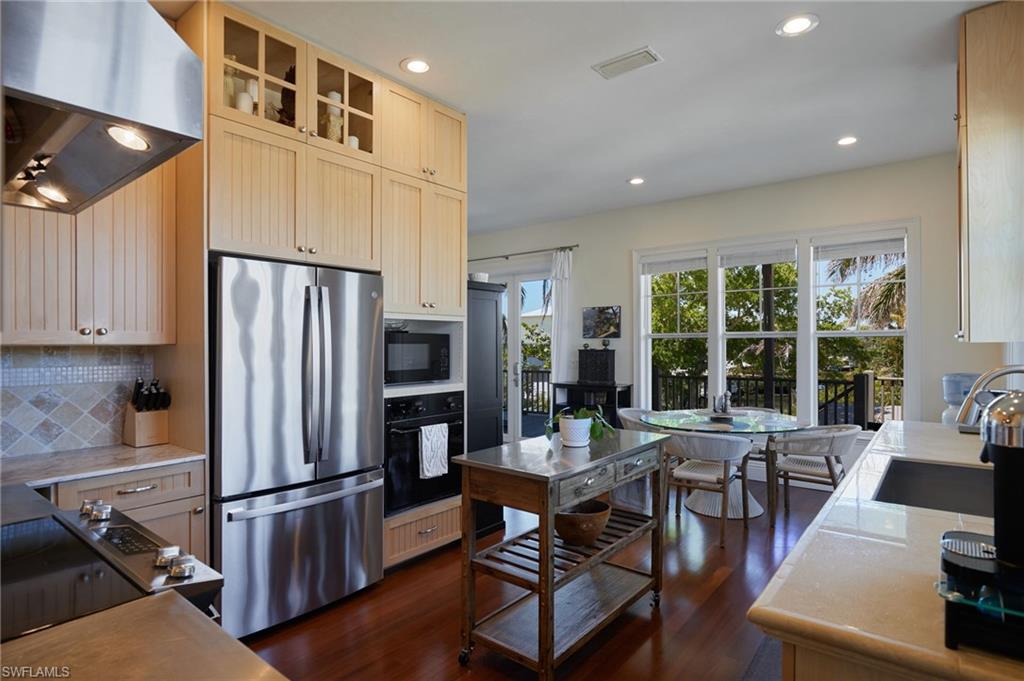 CAPTAINS COVE - Residential