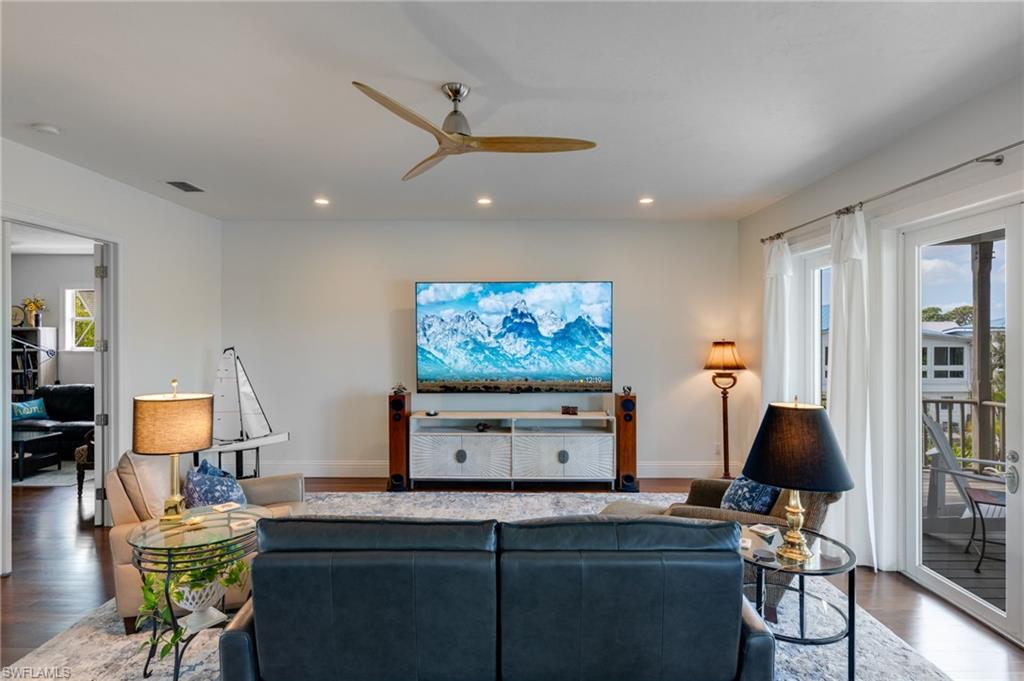 CAPTAINS COVE - Residential