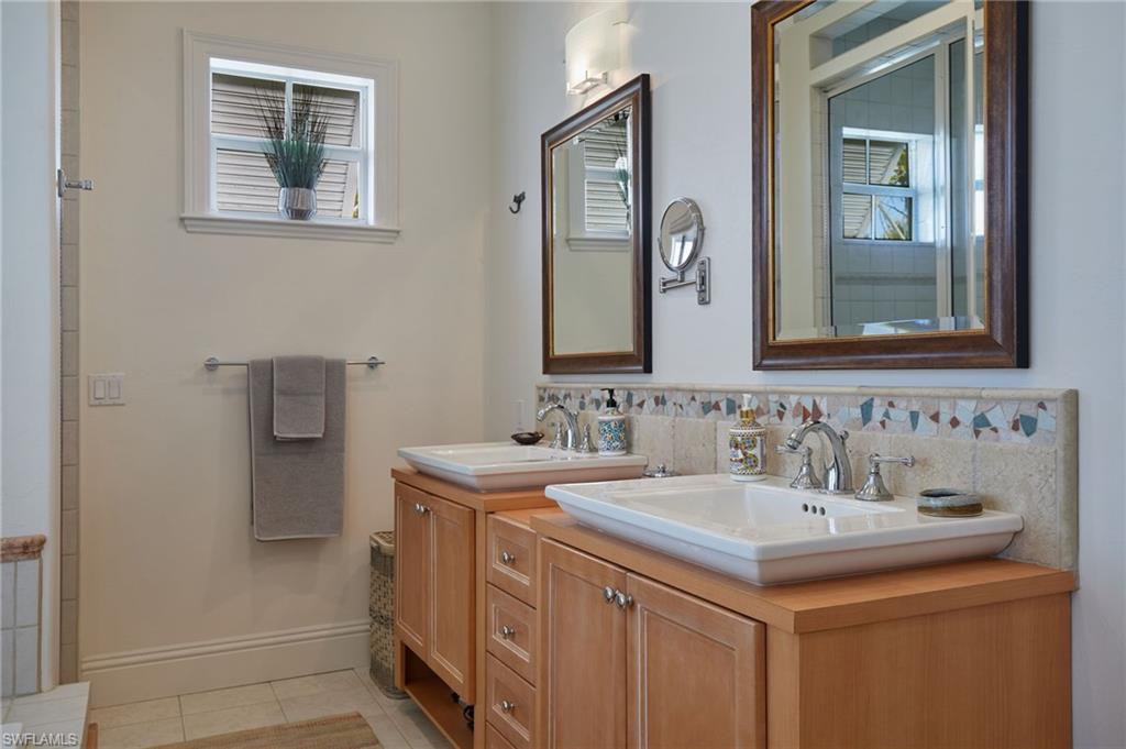 CAPTAINS COVE - Residential