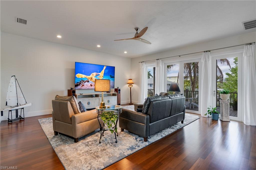 CAPTAINS COVE - Residential