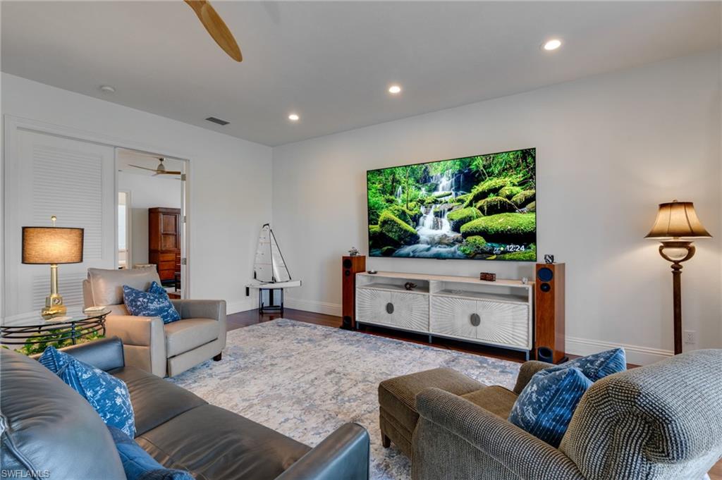 CAPTAINS COVE - Residential