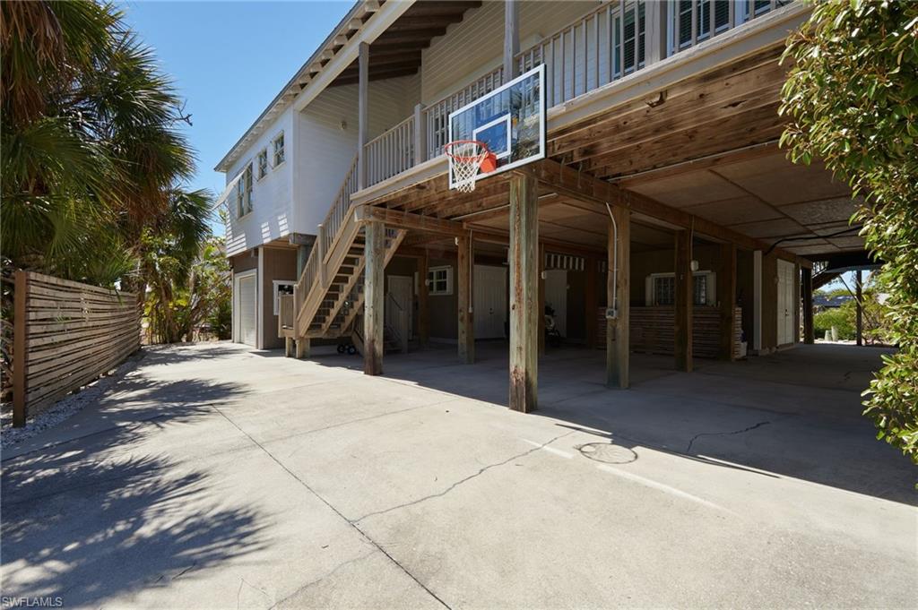 CAPTAINS COVE - Residential