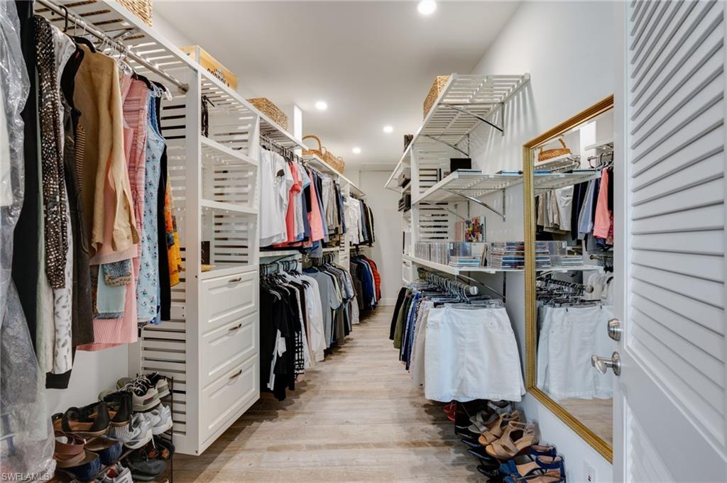 CAPTAINS COVE - Residential