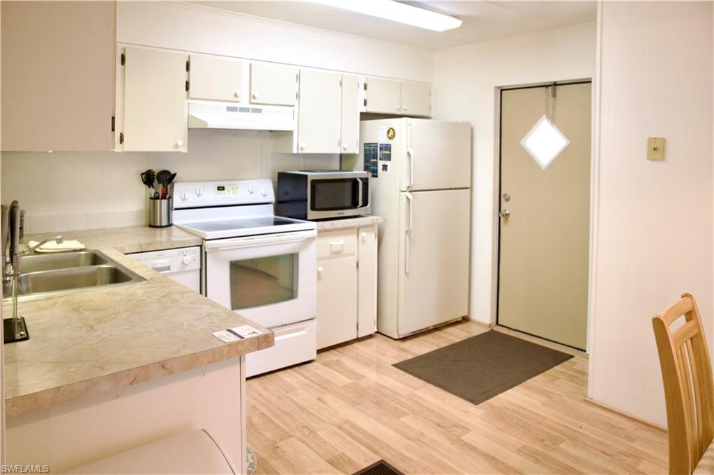 LAKE FAIRWAYS COUNTY CLUB - Residential