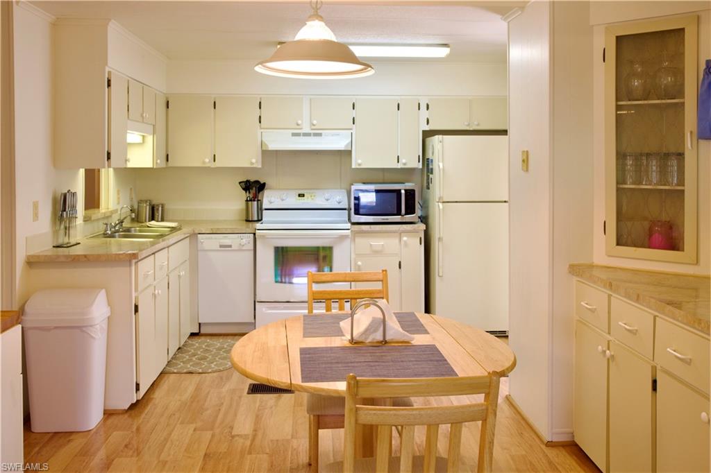 LAKE FAIRWAYS COUNTY CLUB - Residential