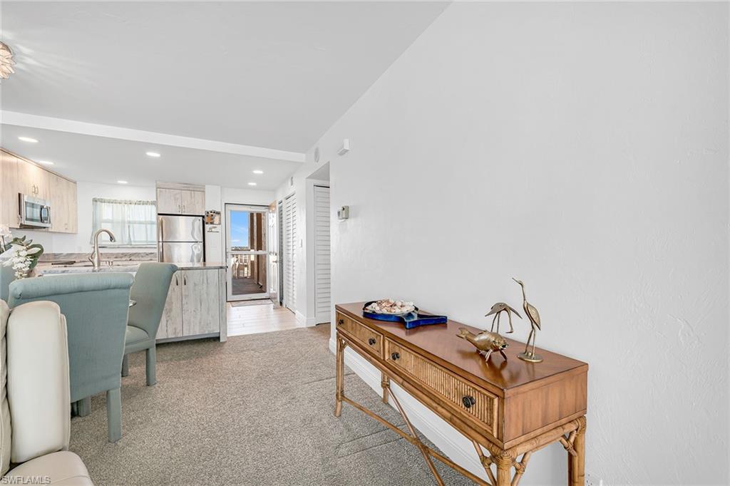 901 Collier CT 904