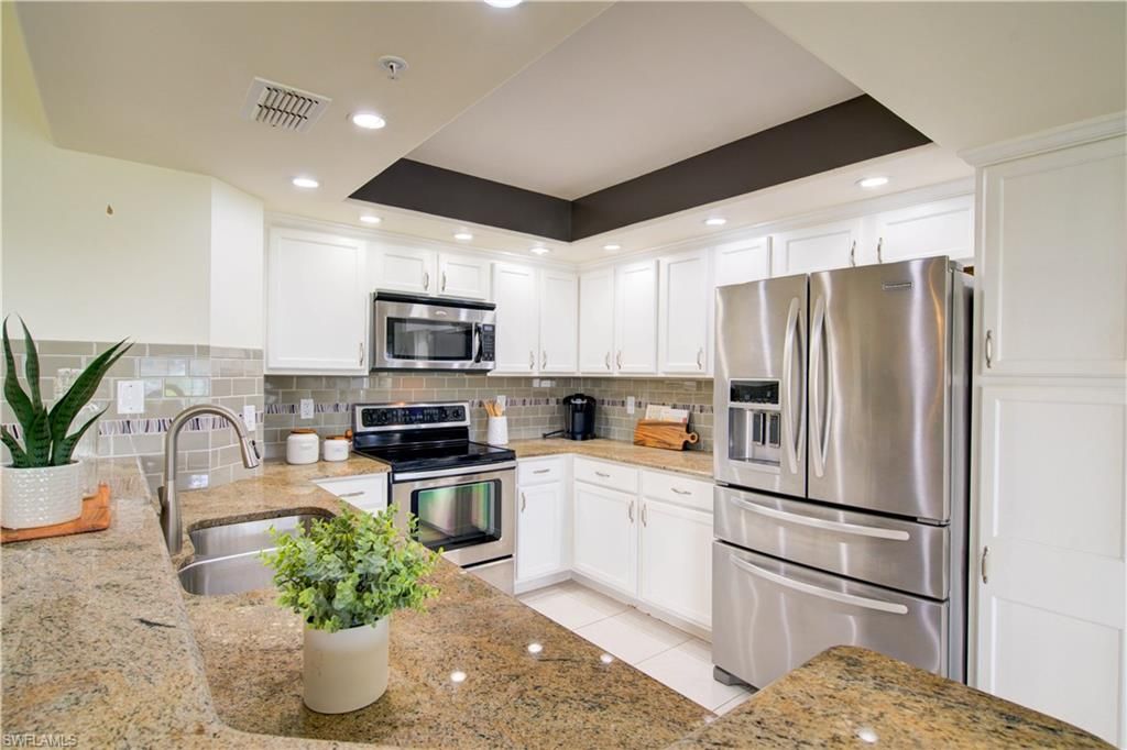 Photo of 28044 Cavendish CT #5802, BONITA SPRINGS, FL 34135 (MLS # 226014371)