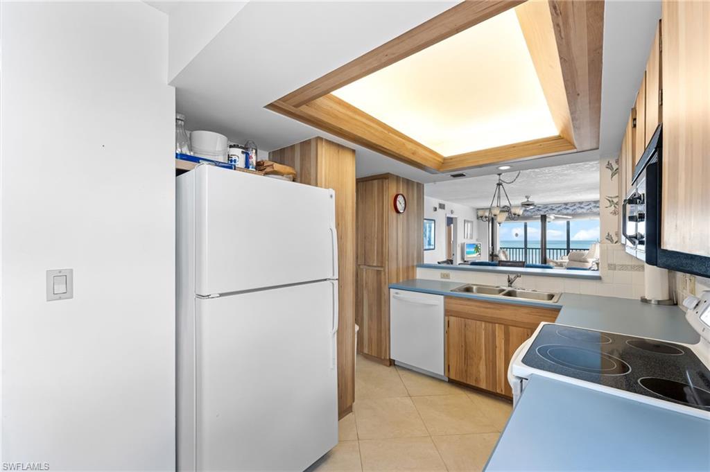 ADMIRALTY OF VANDERBILT BEACH - Residential