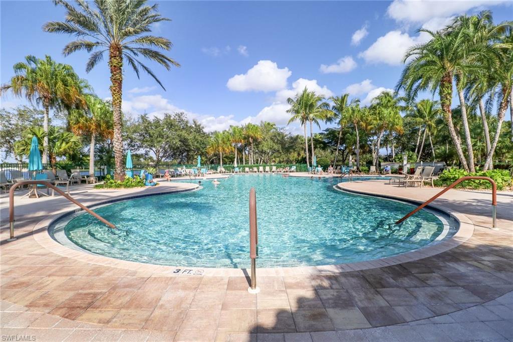 VILLAGE WALK - Residential