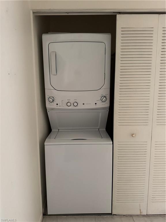 PINEWOOD CONDOMINIUM - Residential Lease