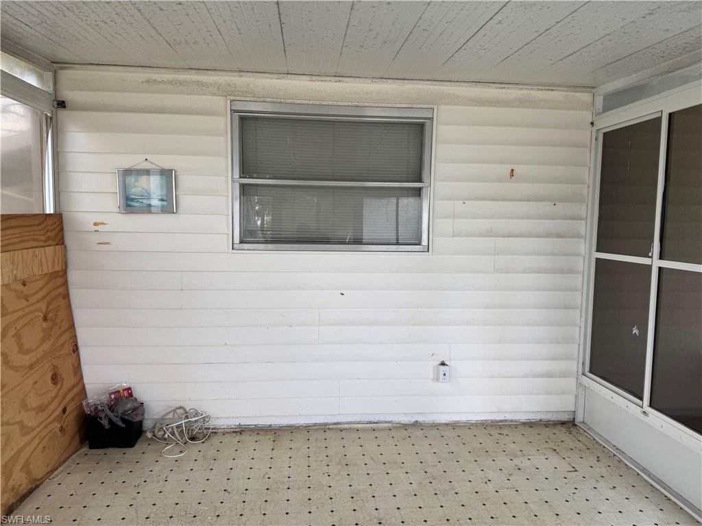 PINEWOOD CONDOMINIUM - Residential Lease