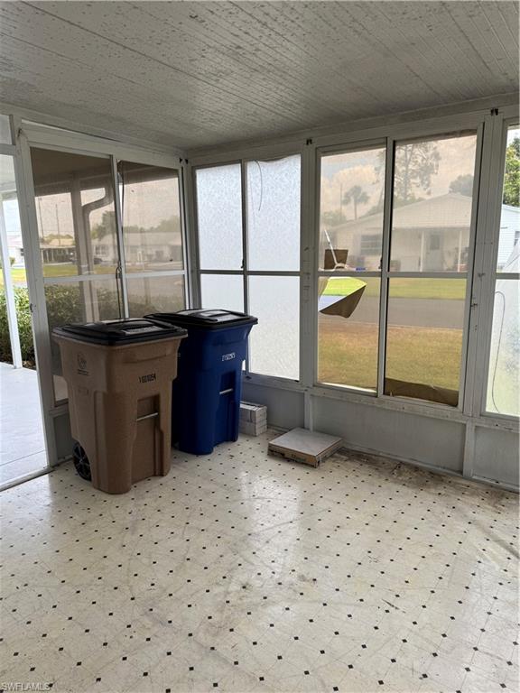 PINEWOOD CONDOMINIUM - Residential Lease