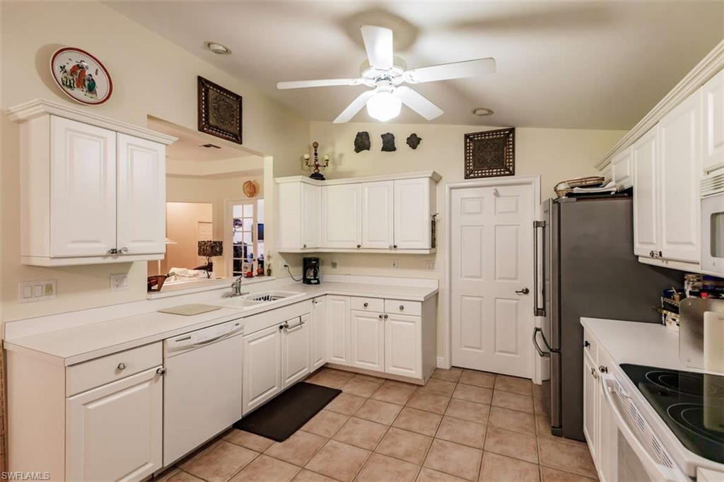 HARBOUR ISLE YACHT AND RACQUET CLUB CONDO - Residential