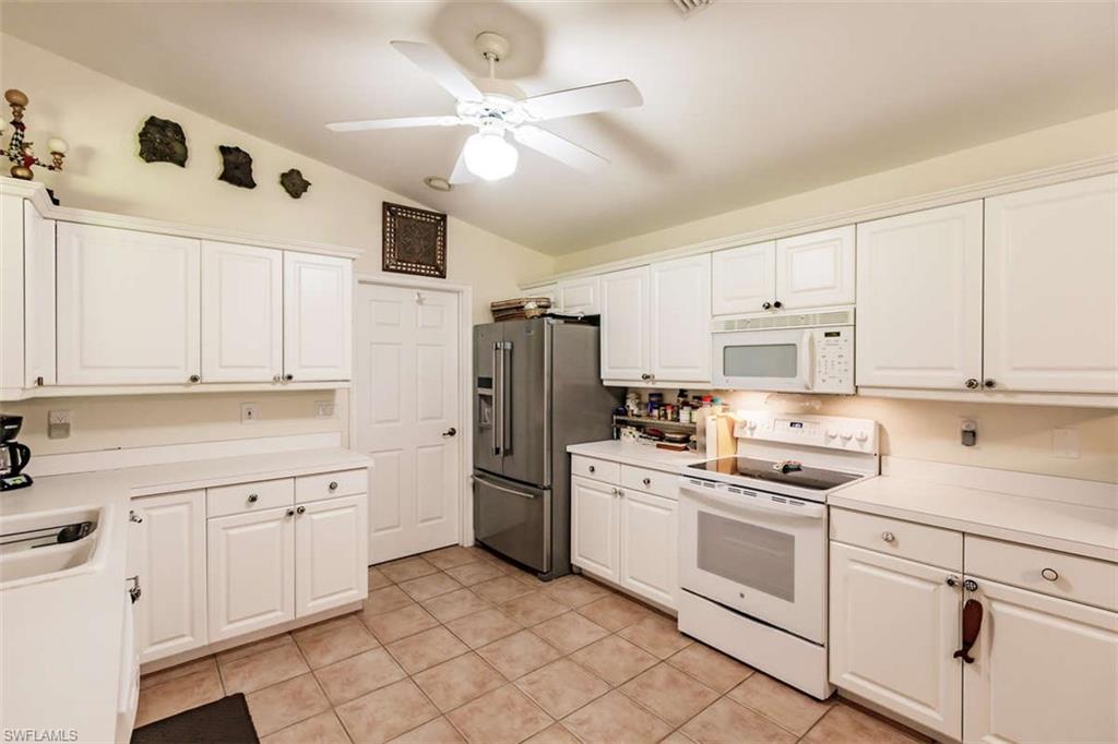 HARBOUR ISLE YACHT AND RACQUET CLUB CONDO - Residential