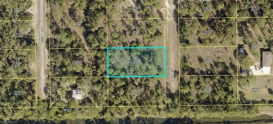 Great lot to build your home close to the newly expanded highway 82 and Leeland Heights Blvd.
