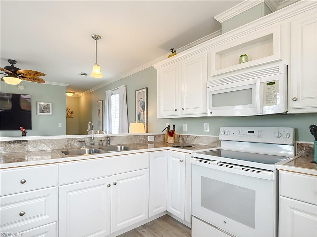 HELEN LANE CONDO RV - Residential