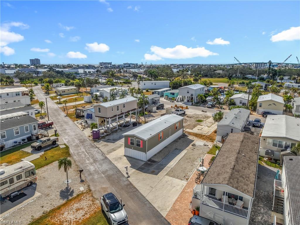 HELEN LANE CONDO RV - Residential