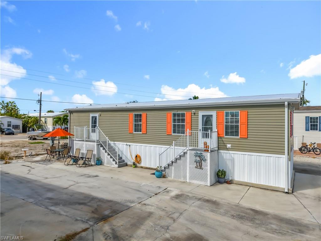 HELEN LANE CONDO RV - Residential