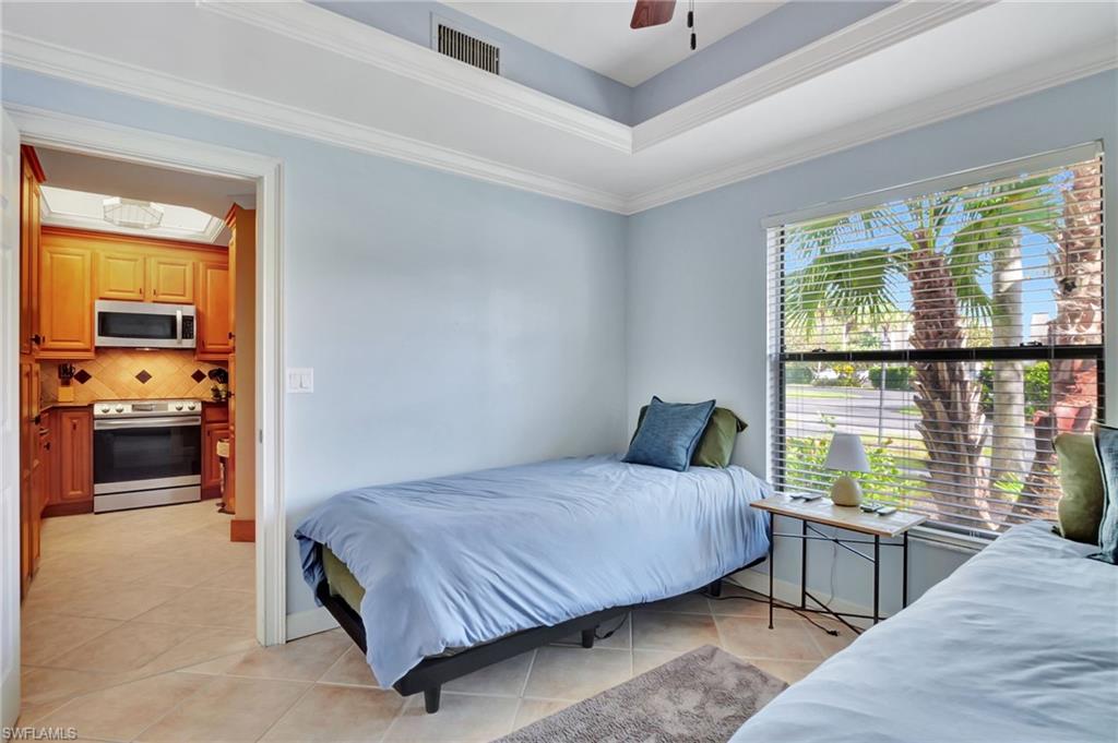 WORLD TENNIS CENTER III - Residential