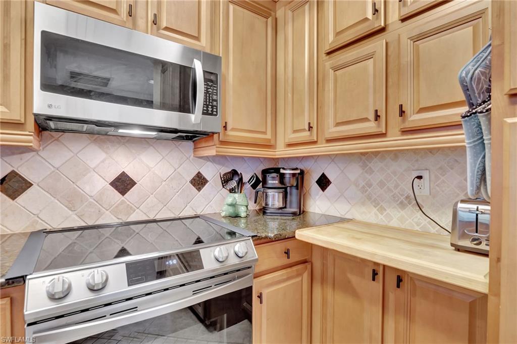 WORLD TENNIS CENTER III - Residential