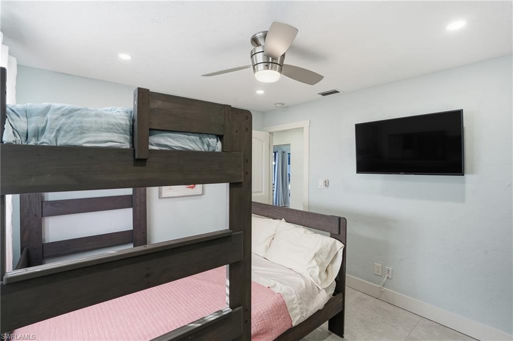 NAPLES PARK - Residential