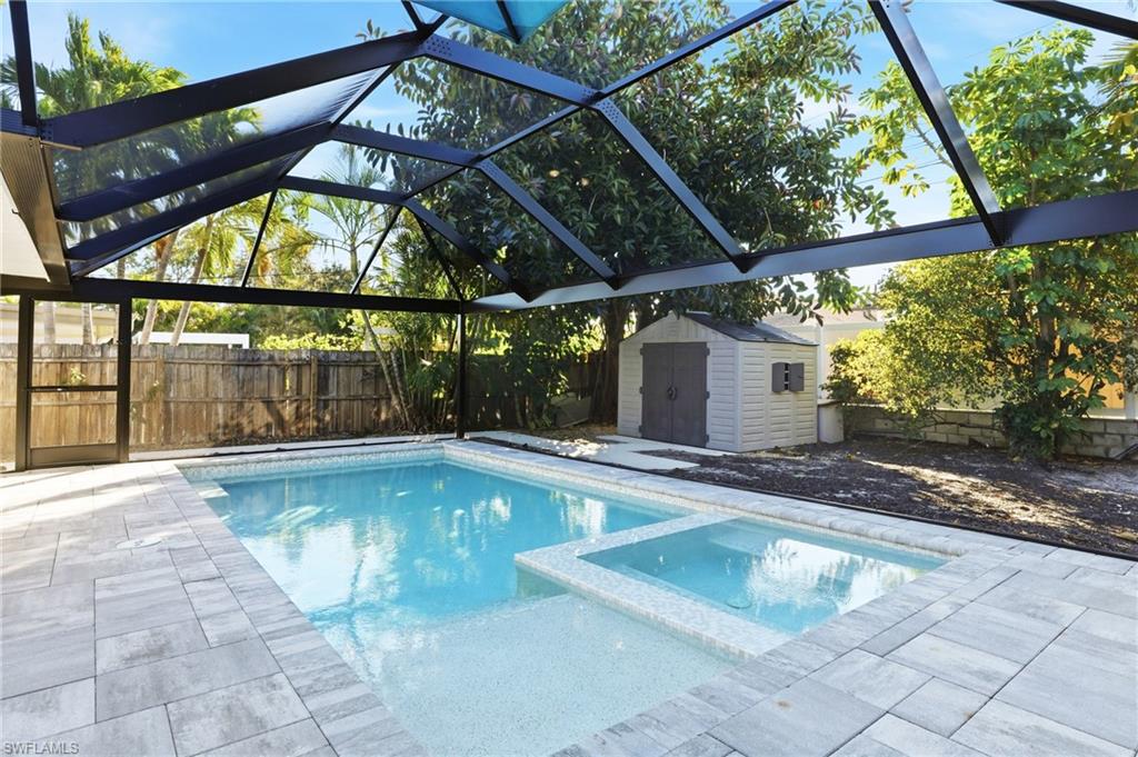 NAPLES PARK - Residential