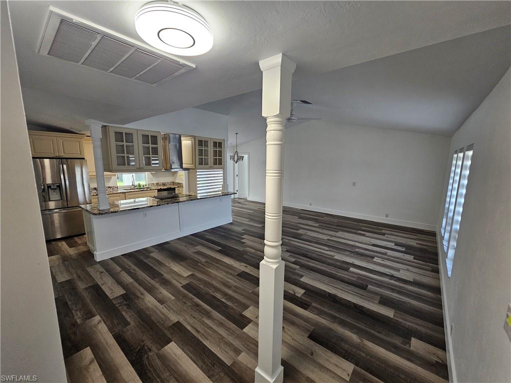 COUNTRY CLUB ESTATES - Residential