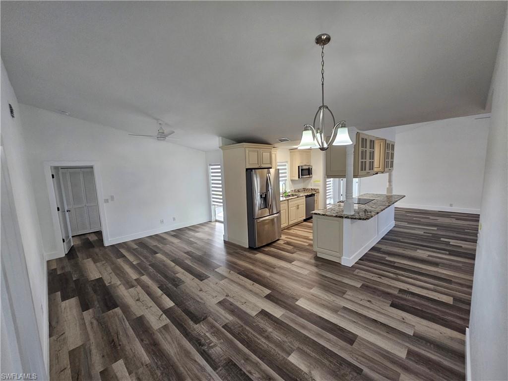 COUNTRY CLUB ESTATES - Residential