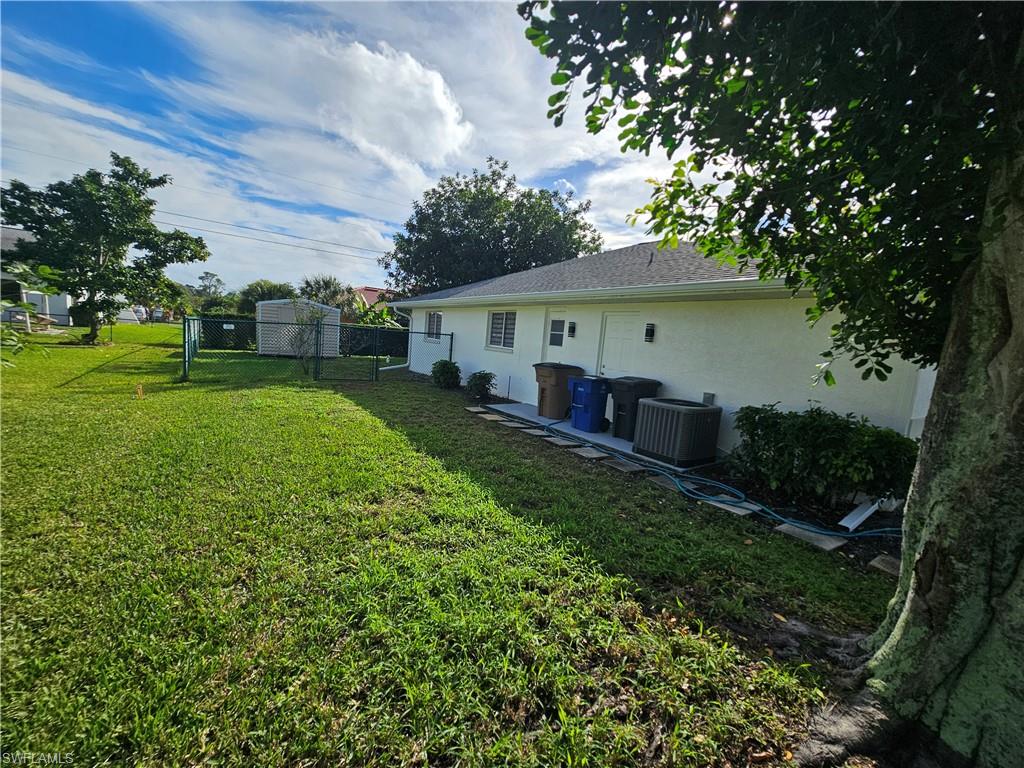 COUNTRY CLUB ESTATES - Residential