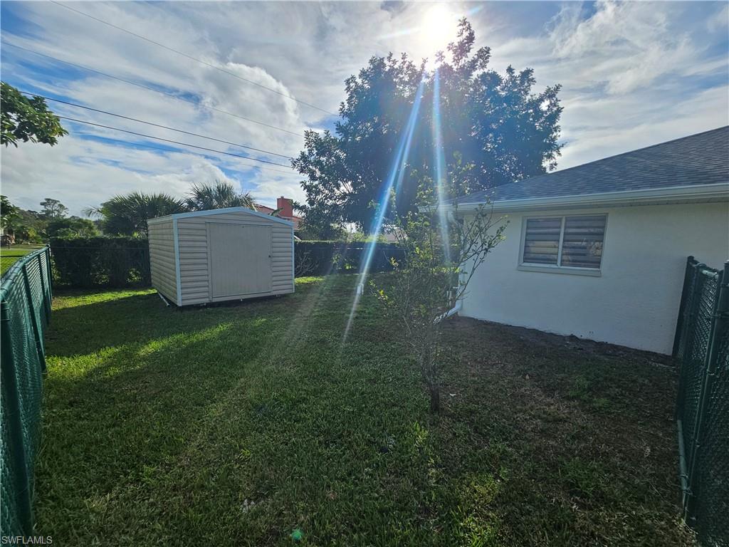 COUNTRY CLUB ESTATES - Residential