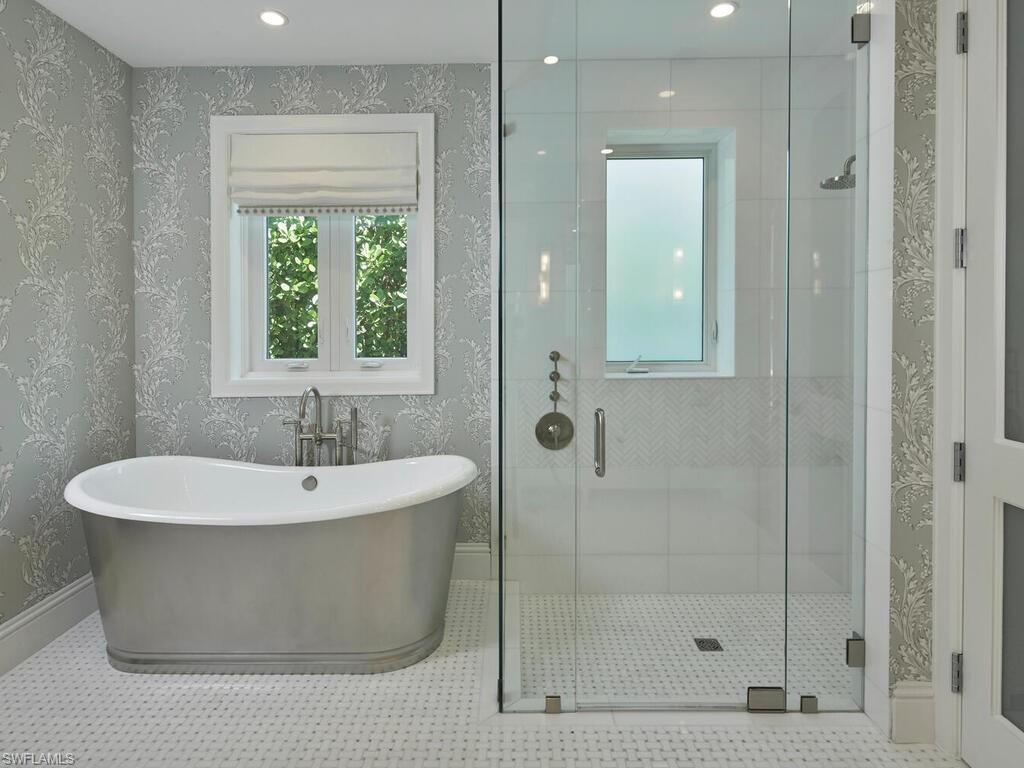 OLDE NAPLES - Residential