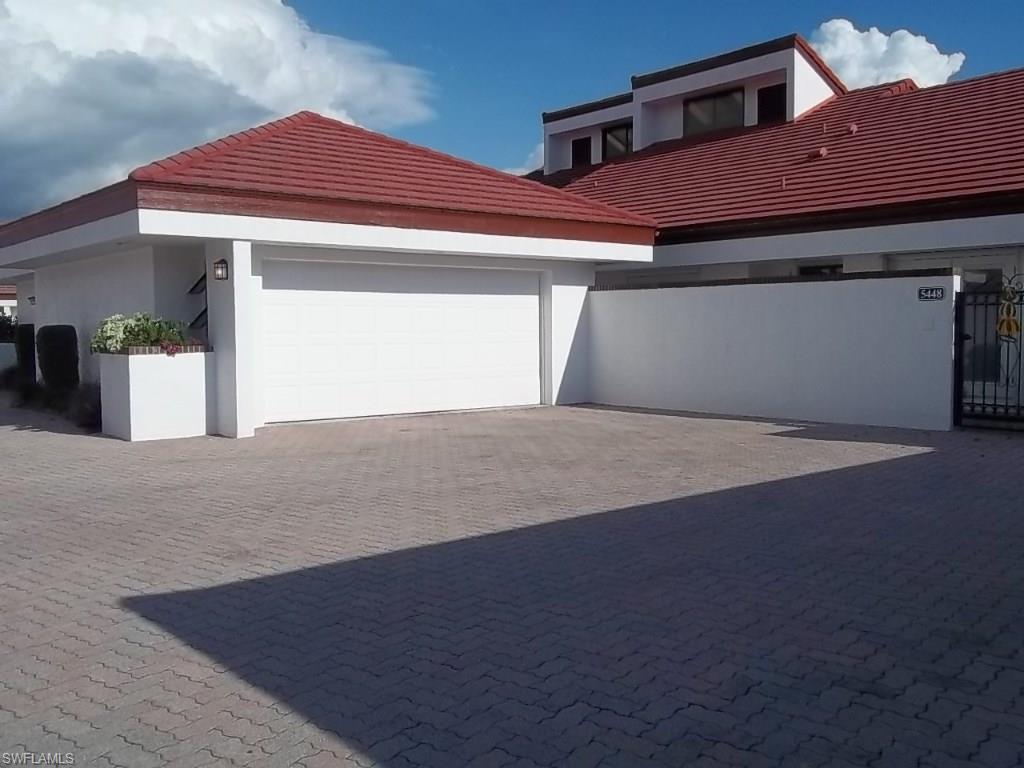 HARBOUR CASTLE - Residential